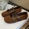 Sapatos Mary Jane com acabamento fosco retrô para mulheres, coleção primavera/outono 2026, apresentando design de dedo dividido, abertura rasa, bico redondo, sola macia e ajuste confortável
