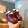 Botines Cortos para Bebé Niña 2026 Nuevo Otoño Más Terciopelo Botitas de Cuero Pequeñas Zapatos de Moda Casuales Suela Suave para Niñas Botas Martin para Niñas