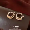 Brincos de argola quadrados geométricos multicamadas de zircônia de luxo leve, brincos versáteis da moda com temperamento de nicho de alta qualidade europeus e americanos