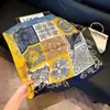 Pañuelo de Seda 70 Cuadrado Moda Coreana de Alta Gama Versátil Profesional Seda Sintética Pequeño Pañuelo de Cuello Estampado Retro Pañuelo de Seda para Mujer