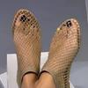 Sandálias de Verão 2024 Novas Bico Redondo Tamanho Grande Botas de Tornozelo Vazadas com Strass Sandálias Planas Sexy de Verão Transfronteiriças