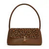 Bolsa de Axila Feminina 2026 Verão Nova Bolsa de Ombro Único Design de Nicho Retrô Moda para o Dia a Dia Simples Elegante Bolsa Quadrada Pequena