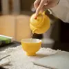 Caneca Cerâmica Amarelo Limão em Formato de Flor com Detalhes Dourados, Caneca de Pé Alto, Caneca de Chá com Cor Sob Esmalte, Caneca de Mestre Novo Estilo Chinês, Cor Tradicional Chinesa
