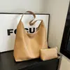 Bolsa Tote Casual Retro de Gran Capacidad para Mujer 2025 Nueva Bolso de Hombro de Moda Simple con Patrón Tejido de Gama Alta