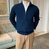 Jaqueta Cardigan de Tricô Grosso Estilo Italiano Outono e Inverno, Suéter Casual Masculino com Zíper Ponto Trançado Retrô Estilo Old Money com Gola Alta