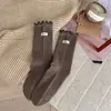 Meias de Tricô de Algodão Macio Estilo Coreano com Detalhe de Orelha de Madeira, Cor Sólida, Comprimento Médio da Panturrilha, Novidades de Outono, Meias Versáteis com Renda Doce para Mulheres