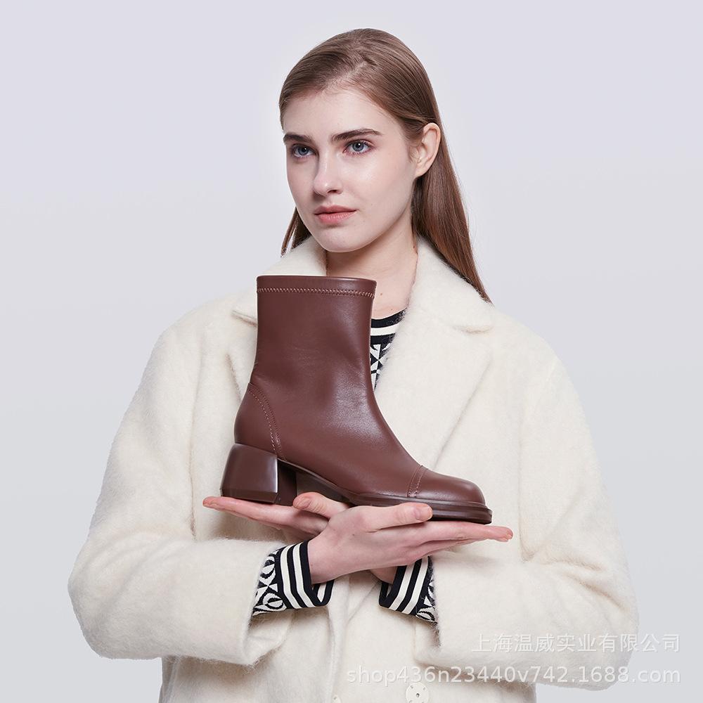 秋冬新款马v口头层小牛皮方尖头粗跟女靴套筒骑士靴女