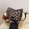 Bolso de mano esmerilado de moda vintage para mujer 2024 otoño nuevo simple casual bolso cuadrado pequeño bolso de hombro de alta gama