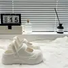 Pantuflas Cerradas de Suela Gruesa Color Melanina para Mujer, Sandalias Cerradas de Verano para Exteriores, de Moda, Versátiles, que Aumentan la Altura, Antideslizantes, de Celebridad de Internet para Mujer