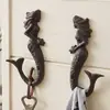 Set de Dos Ganchos de Sirena de Hierro Fundido Retro Colgante de Pared Nostálgico Entrada del Hogar Decoración Creativa de Pared de Jardín Patio
