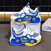 Zapatillas Deportivas Luminosas 2026 Primavera/Verano Nuevos Dibujos Animados Coches Pequeños Zapatos Casuales para Niños Niños Pequeños y Jóvenes Superficie de Cuero Zapatos que se Iluminan
