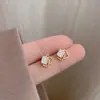 Pendientes de Botón Estilo Chanel Dongdaemun Coreano para Mujer de Gama Alta Perla Temperamento Pendientes Retro Pendientes de Influencer ins Venta al por Mayor