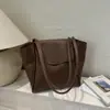 Bolsa Tote Tendência Primavera 2026 Nova Grande Capacidade Ombro Único Feminina para Trabalhadoras, Simples e Leve