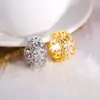 Anel Flor Vazada em Zircônia Retrô, Elegante da Moda, Luxo Acessível e Anel Aberto de Ponta, Joia de Mão Exquisita e Única Resistente