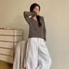 Camiseta básica de color liso con cuello en U y manga larga para mujer, top de otoño holgado y ajustado, juvenil y elegante, adecuado para ir al trabajo