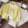 Conjunto de Ropa de Primavera para Niñas 2026 Nuevo Estilo Coreano de Primavera Suéter de Punto Elegante para Bebé Conjunto de Tres Piezas a la Moda para Niños