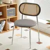 Cadeira de jantar para casa, estilo vintage de luxo leve, popular nas redes sociais, adequada para restaurantes de hospedagem, com encosto de ratã trançado, cadeira de lazer para varandas de hotel