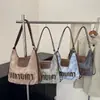 Bolsa Tote Grande Transfronteiriça Moderna com Estampa de Letras para Mulheres, Novo Estilo 2026, Bolsa de Ombro Color-Blocking, Mochila para o Dia a Dia