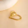 Moda Cruzada Europeia e Americana Versátil Exagerada Coração Vazado Simples Estilo Metálico Aço Inoxidável Personalidade Temperamento Broche para Mulheres