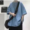 2022 Verano Nuevo Color Sólido Manga Corta Hombre T Camiseta de Cinco Puntos Moda Estudiante Holgada Media Manga Talla Grande Talla Grande