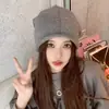 Chapéu de tricô quente estilo coreano com borda enrolada para mulheres, com cordão, estilo casual, novo chapéu moderno para clima frio para outono e inverno