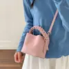 Bolso bandolera tipo cubo casual de cuero suave de moda 2026, un nuevo bolso de hombro único para mujer, versátil y fácil de combinar