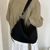 Bolso de mano nuevo de gamuza estilo coreano para mujer, gran capacidad, diseño retro, adecuado para ir al trabajo, bolso de hombro versátil, bolso cruzado de moda