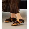 Versión de piel de oveja ~ Zapatos planos peludos retro de punta cuadrada con hebilla metálica y boca poco profunda, elegantes zapatos Mary Jane de interior con plataforma para mujer