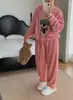 Pijama de Flanela para Mulheres, Estilo Outono e Inverno, Forrado com Fleece, Espessado, Roupa de Casa Quente, Adequado para Usar Fora, Conjunto Feminino de Manga Longa e Calça Longa Plus Size