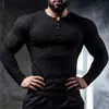 Camiseta Esportiva Casual Masculina Slim de Manga Longa com Meio Botão para Basquete, Corrida, Treinamento, Esportes Americanos Retrô