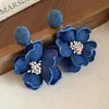 Pendientes Colgantes de Flor de Perla en Tejido Aguja de Plata, Modernos y Versátiles para el Trabajo, Pendientes de Gama Alta Nicho al por Mayor para Mujeres