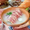 Restaurante de hot pot moderno estilo montanha, louça criativa, pratos com gelo seco para shabu-shabu de carne, travessa comercial de cogumelos e vegetais