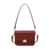 Bolso de hombro versátil, bolso cruzado para el día a día para mujer, nuevo bolso nicho texturizado tipo tofu 2026, bolso cuadrado pequeño, bolso de axila para mujer