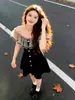 Vestido Slim de Malha Patchwork Estilo Hepburn Retrô Francês de Alta Qualidade, Off-the-Shoulder, com um Ar Nobre e Feminino e uma Saia Curta que Marca a Cintura