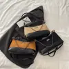 Bolsa de Dumpling de Design de Nicho com Personalidade Casual, Nova Bolsa de Ombro da Moda Tendência, Bolsa Transversal Feminina da Estação