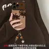 Pulsera de fresa con estampado de leopardo, adecuada para funda de teléfono Apple 17pm, iPhone 18 estilo retro, 16 colección otoño/invierno, 14 diseño de ventana grande, 15 para mujeres