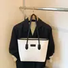 Bolsa de Mão para o Trabalho 2025 Outono Novo Ins Bolsa de Ombro Fashionable Bolsa de Braço com Recorte Estilo Coreano Bolsa Tote