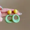 Aretes de Resina con Esmalte Colorido de Gelatina de Leche de Verano para Mujer 2025 Nuevo Diseño Nicho Dopamina Aretes de Botón