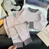 Roupa térmica e pijamas de outono para crianças e meninas, conjunto de roupa íntima espessa macio e quente, roupa de casa listrada sem costura para crianças mais velhas