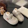 Zapatos de Nieve de Algodón Cálido con Suela Gruesa y Terciopelo para Mujer 2026 Nuevo Estilo Invierno Versátil Tacón Oculto Suela Suave Zapatos de Piel Engrosada