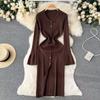 Vestido de Tricô Feminino Elegante com Gola Polo, Manga Sino e Fechamento em Botão Único, Estilo Coreano do Sudeste Asiático, Outono/Inverno 2026 6340