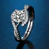 Anillo de diamante de imitación Moissanita estilo frío cruzado regalo para pareja lujo ligero gama alta diseño de nicho anillo de diamante de boda joyería para mano
