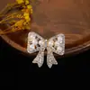 Broche de Lazo de Alta Gama Japonés y Coreano Aleación Pin de Diamante Ropa de Mujer Corsage Versátil Elegante Joyería Hebilla para Bufanda de Seda