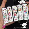 Novo Acendedor de Metal à Prova de Vento Desenho Animado Fofo Xiaoxin Personalizado Chama Azul Reta Inflável à Prova de Explosão Atacado Doméstico