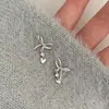 Brincos Novos Estilo Coreano Laço Coração para Mulheres, Brincos Vazados com Zircônia, Temperamento Fashionable de Luxo Leve, Brincos Versáteis