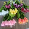 Flores Artificiais de Tulipa Pu Realistas Transfronteiriças com Toque Realista e Efeito Hidratante, Adequadas para Decorações de Casamento e Festa, Decoração de Casa, Plantas Artificiais Verdes para Atacado