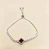 Pulseira Trevo Livro Vermelho Pequeno estilo personalidade feminina luxo leve elegante ajustável nicho puxar ajustável joia de mão