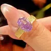 2026 Nuevo Modelo Joyería Huabi Base de Cobre Chapado en Oro Gema Cortada Simulada Flor de Hielo Anillo Cerrado Oro Cepillado para Mujeres 8*12