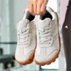 Nuevos zapatos de senderismo para exteriores 2026 para hombre, malla transpirable antideslizante, talla grande, horma ancha, versión coreana de los zapatos Forrest Gump para mujer