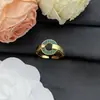 Anillo Letra de Nácar de Alta Gama Nuevo Modelo Europeo y Americano Transfronterizo Baojia, Artesanía Fina, Sensación de Alta Gama, Versión a Juego con Logo, Anillo al por Mayor